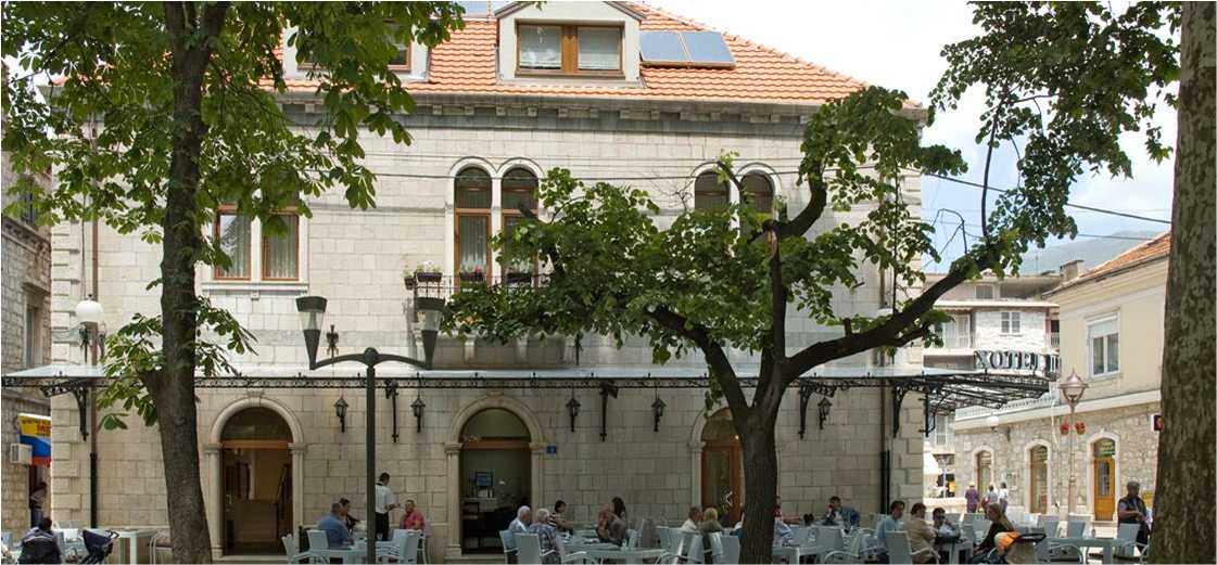 Hotel Platani Trebinje Letnja bašta u senci platana