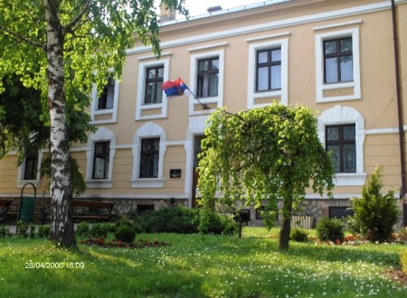 Zgrada opštine Vladimirci