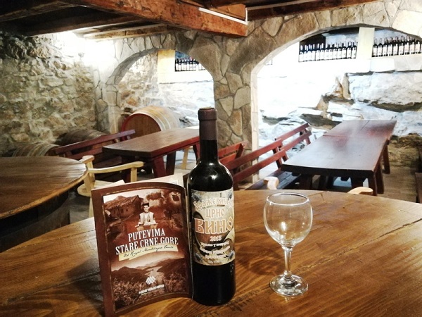 drazevinsko_crno_vino_vinarija_drazevina