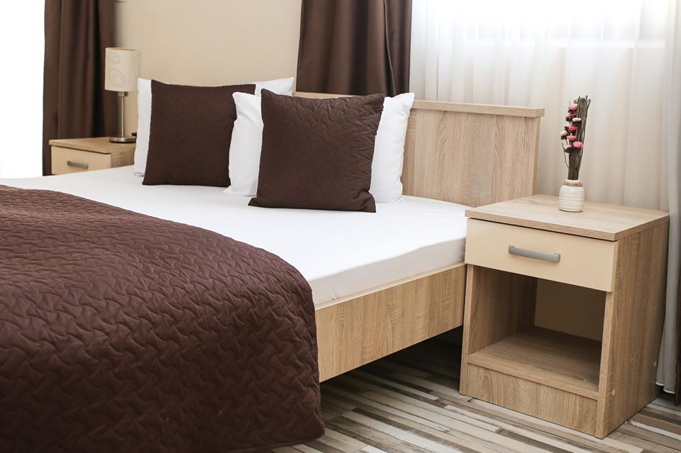 dvokrevetna_soba_sa_bracnim_krevetom_hotel_villa_hana_mostar