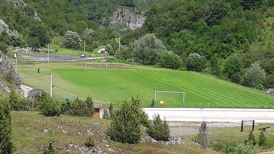 fudbalski_teren_gostiljska_vrela