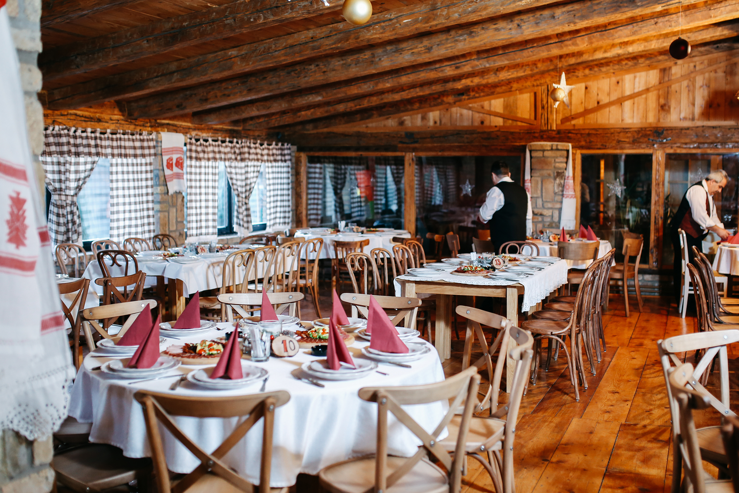 glavna_sala_etno-restoran_tosina_kuca