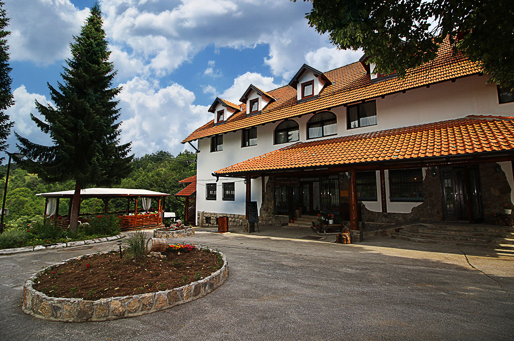 hotel_gostiljstiljska_vrela_ulaz