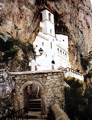manastir-ostrog