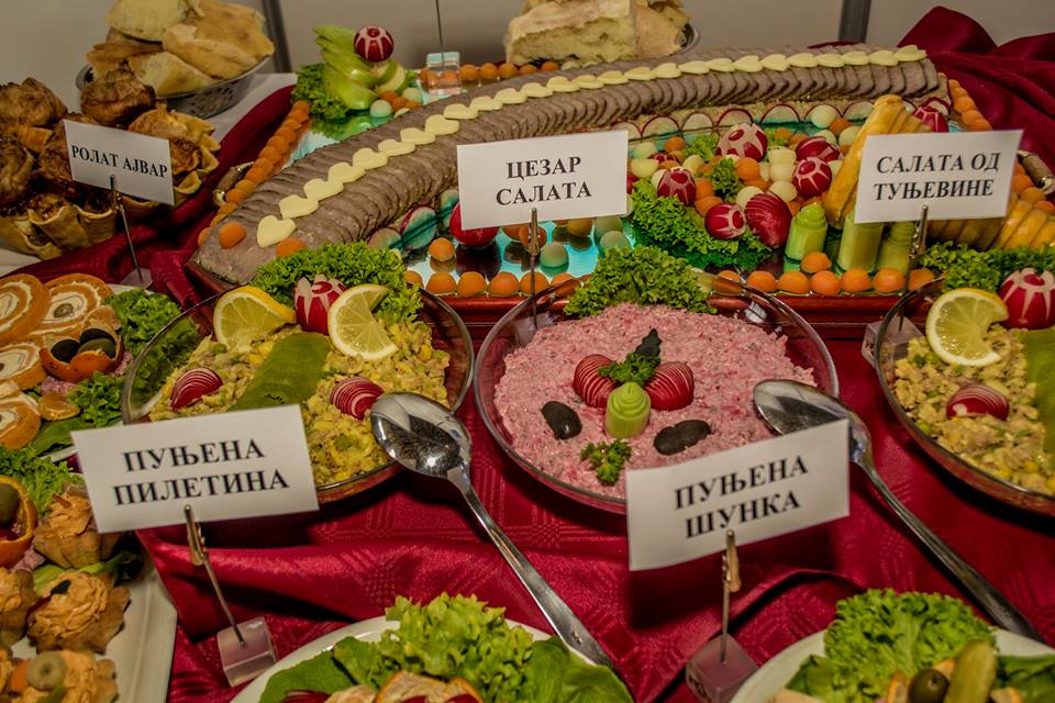 razni_specijaliteti_ucenika_kuvara_posavotamnavska_srednja_skola_vladimirci