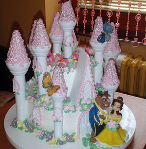 rodjendanska_torta_za_devojcice-lepotica_i_zver_poslasticarnica_u_obrenovcu_najsladja_kuca_marina