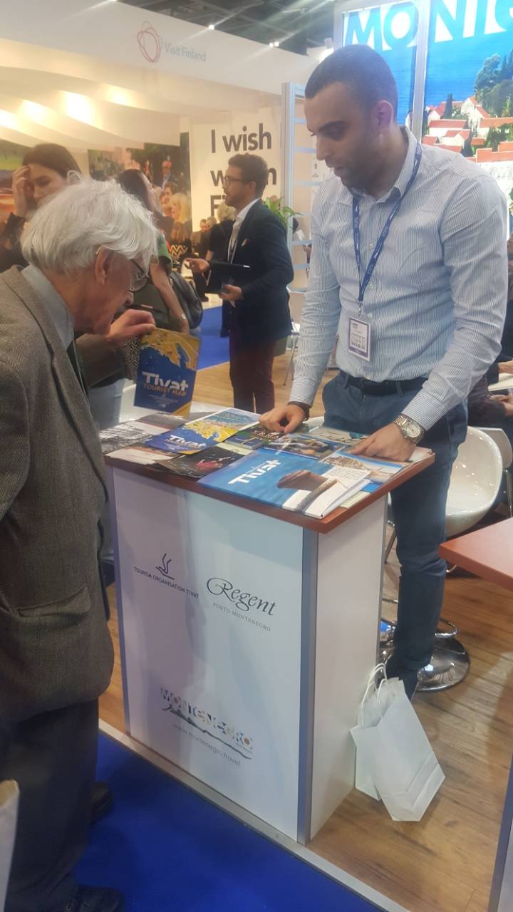 deo crnogorskog standa na kome to tivat deli svoj marketinski materijal wmt 2018 london