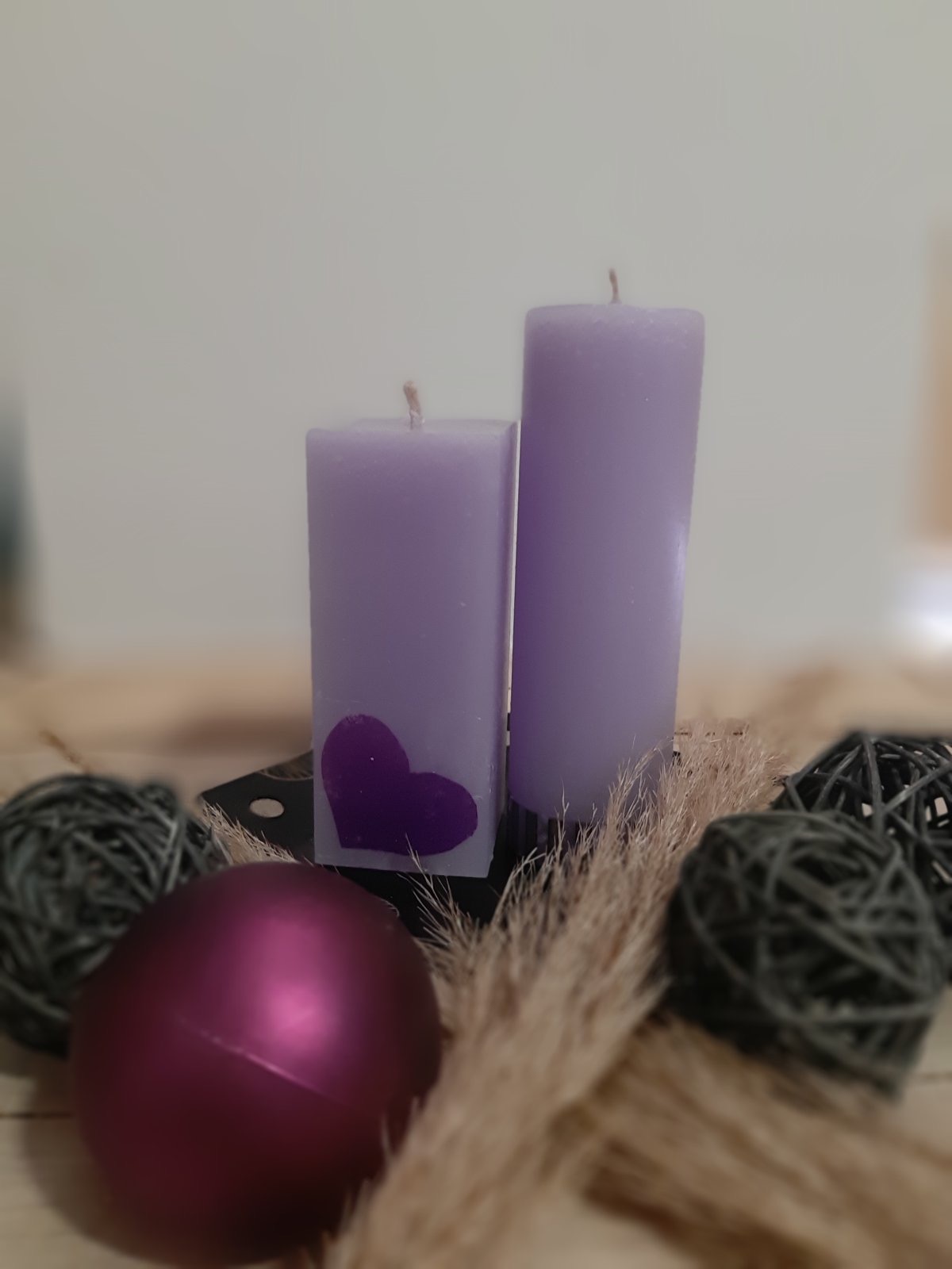 ljubicaste_svece_sa-srcem_kathy_candle