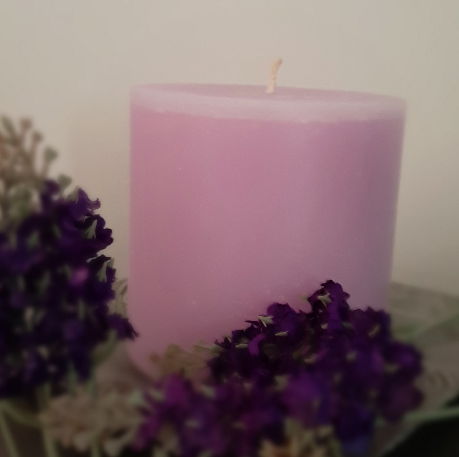 ruzicasta_mirisna_sveca_kathy_candle_hand_made