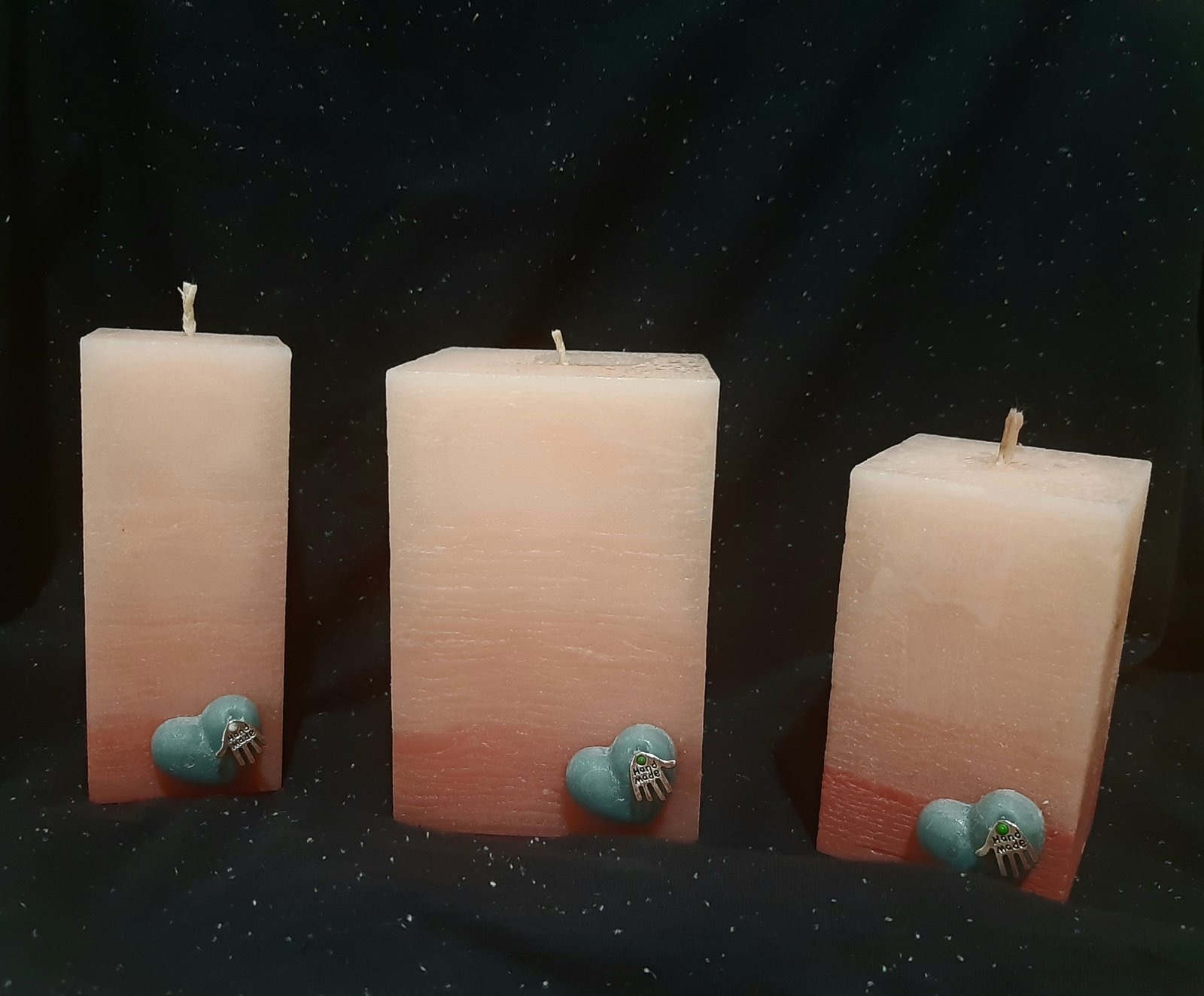 ruzicaste_nijansirane_nirisne_svece_kathy_candle